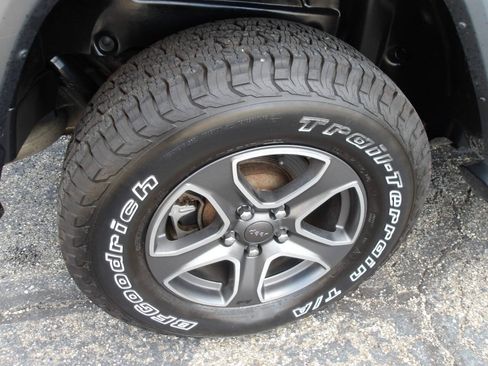 Used 2020 Jeep Wrangler Sport AWD/4WD image 27