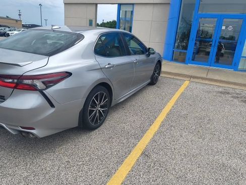 Used 2023 Toyota Camry SE AWD/4WD image 4