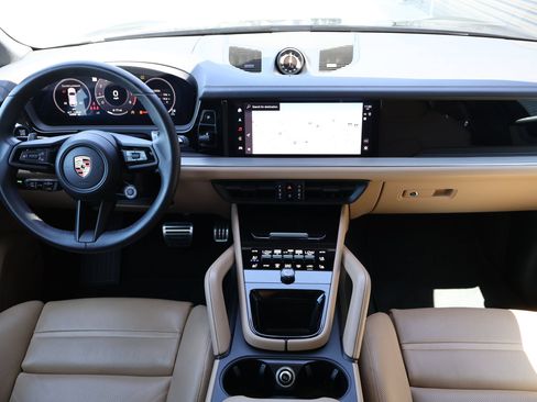 Certified 2024 Porsche Cayenne S AWD/4WD image 23