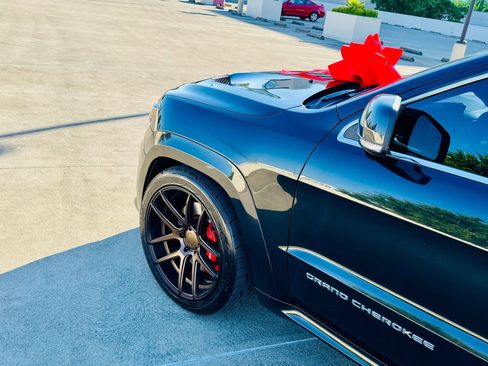 Used 2014 Jeep Grand Cherokee SRT8 w/ Luxury Group II image 36