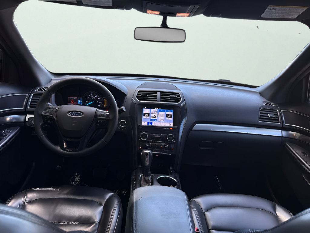 Used 2019 Ford Explorer XLT w/ Equipment Group 202A AWD/4WD image 32
