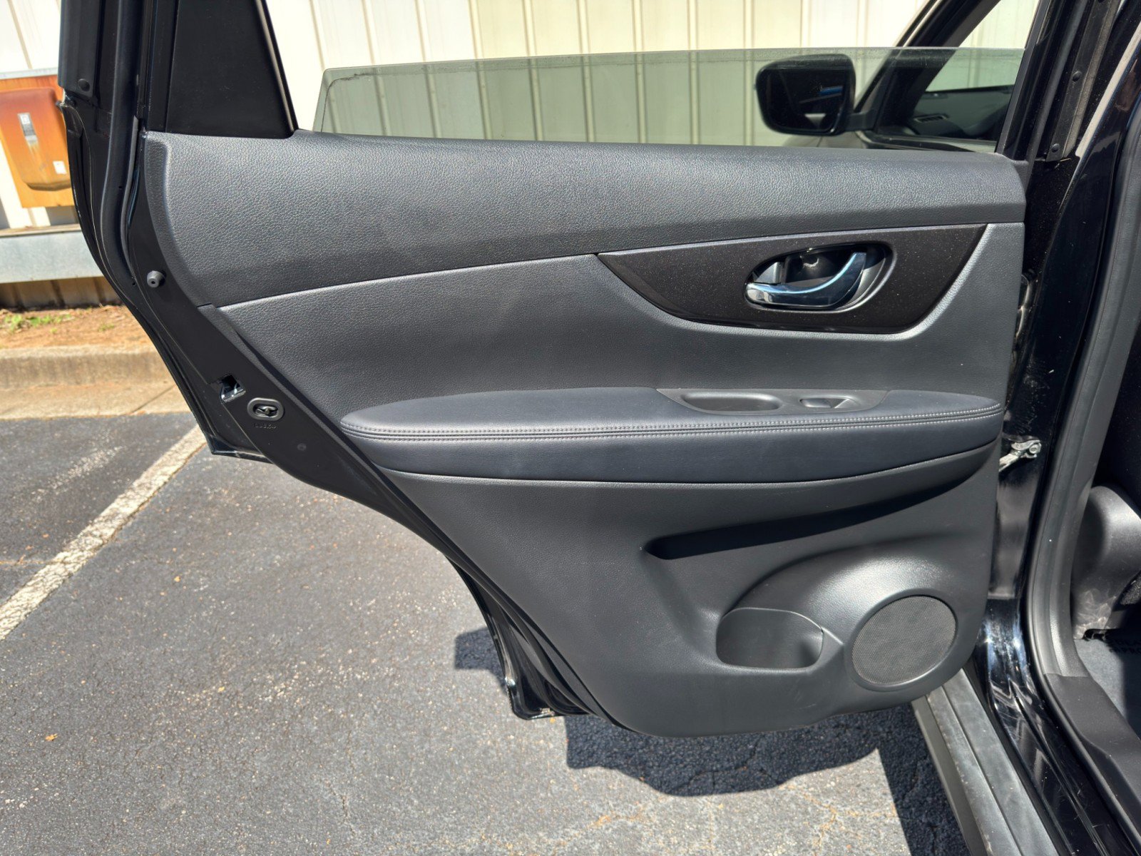 Used 2019 Nissan Rogue SV FWD image 35