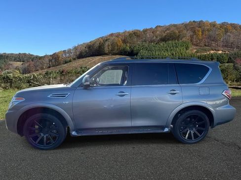 Used 2020 Nissan Armada SV image 4