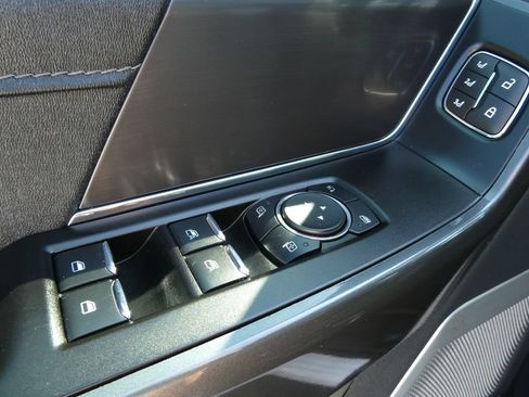 Used 2022 Ford F150 Lariat w/ Equipment Group 502A High AWD/4WD image 26