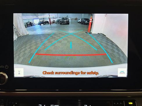 Used 2025 Toyota Camry LE w/ Convenience Package FWD image 8
