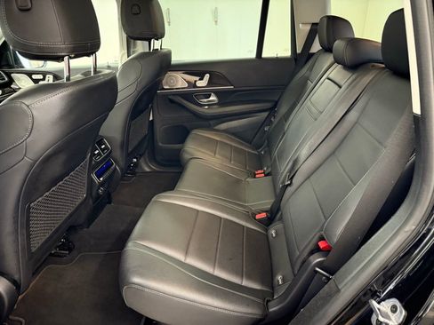 Used 2023 Mercedes-Benz GLS 450 4MATIC image 6