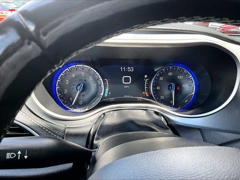 Used 2021 Chrysler Pacifica Touring-L w/ S Appearance Package FWD image 25