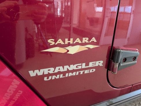 Used 2012 Jeep Wrangler Unlimited Sahara w/ Trailer Tow Group AWD/4WD image 10
