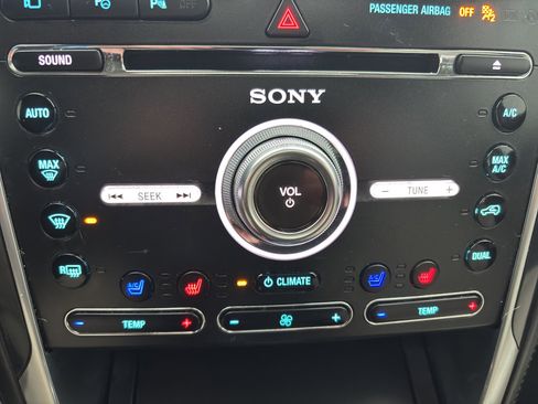 Used 2018 Ford Explorer Platinum image 7