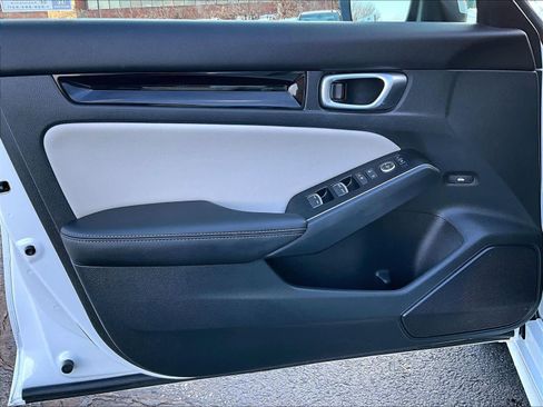 Used 2024 Honda Civic Touring image 9
