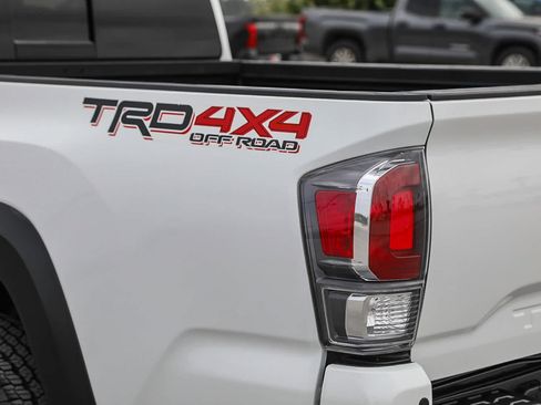 Certified 2023 Toyota Tacoma TRD Off-Road w/ Advanced Technology Package AWD/4WD image 10