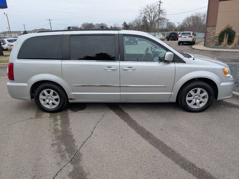 Used 2012 Chrysler Town & Country Touring w/ Entertainment Group #1 image 10