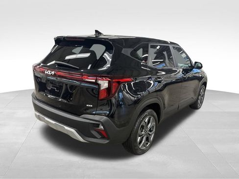 Used 2024 Kia Seltos LX AWD/4WD image 6