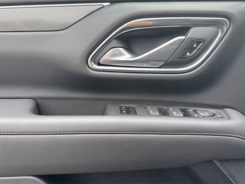 Used 2023 GMC Yukon XL AT4 image 11