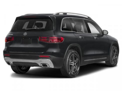Used 2025 Mercedes-Benz GLB 250 4MATIC image 5