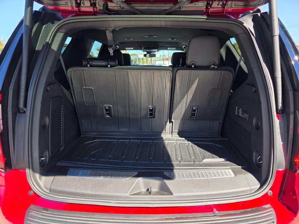 Used 2025 GMC Yukon AT4 AWD/4WD image 13