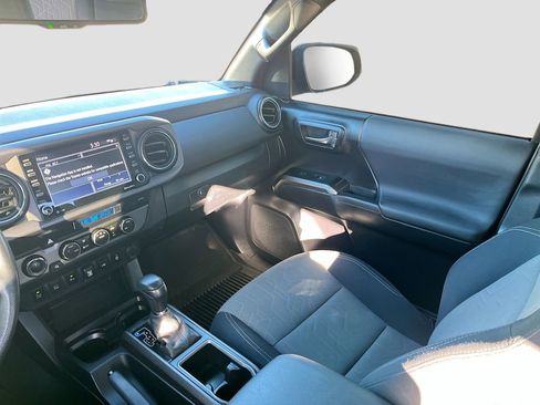 Used 2021 Toyota Tacoma TRD Off-Road w/ Technology Package image 22