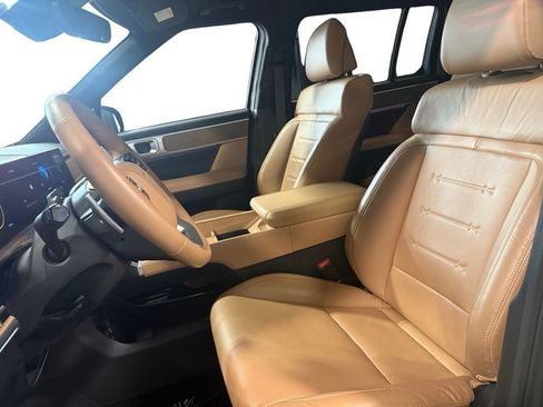 Used 2025 Hyundai Santa Fe Limited image 15