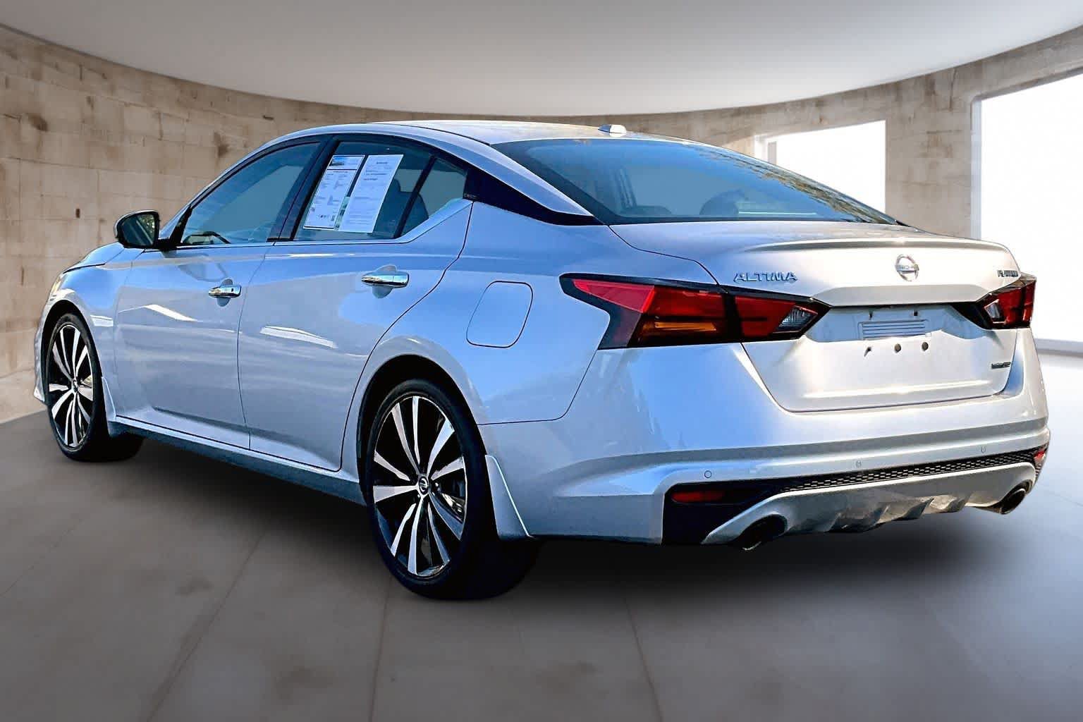 Used 2019 Nissan Altima 2.0 Platinum FWD image 4