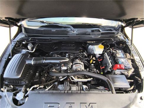 Used 2019 RAM 1500 Laramie AWD/4WD image 19