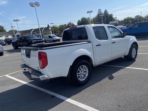 Used 2019 Nissan Frontier SV image 5