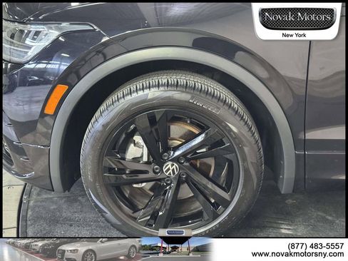 Used 2023 Volkswagen Tiguan SE R-Line AWD/4WD image 5
