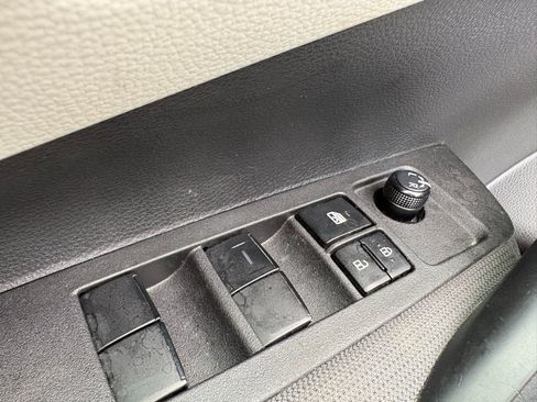 Used 2022 Toyota Corolla LE image 15