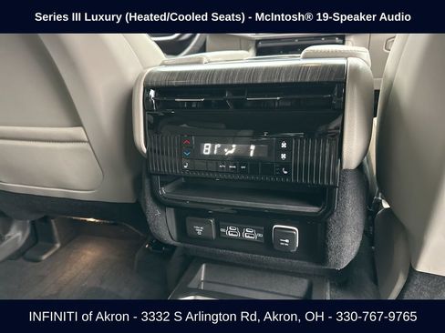 Used 2023 Jeep Wagoneer Series III w/ Preferred Equipment Group AWD/4WD image 30