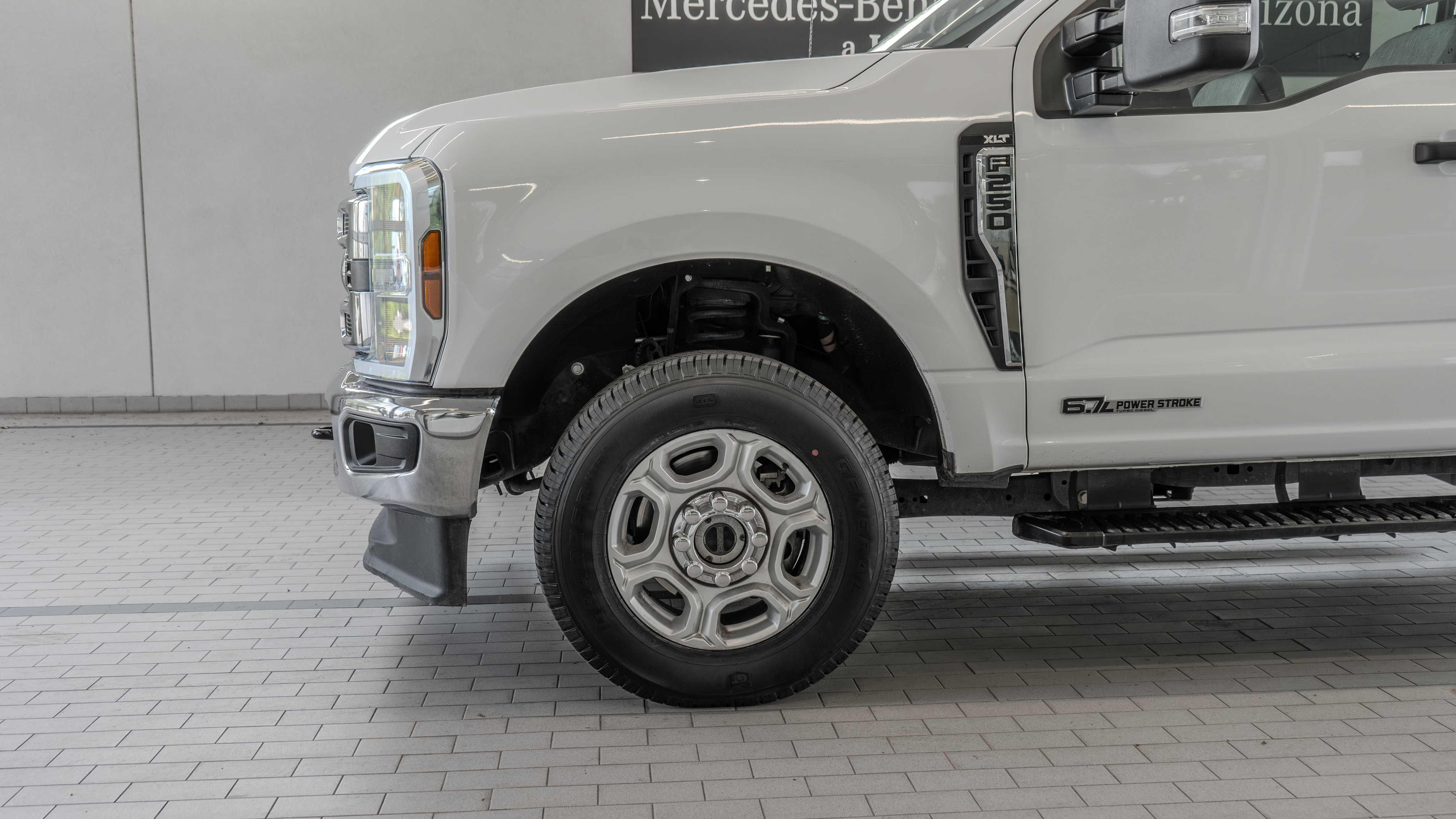 Used 2025 Ford F250 XLT AWD/4WD image 4