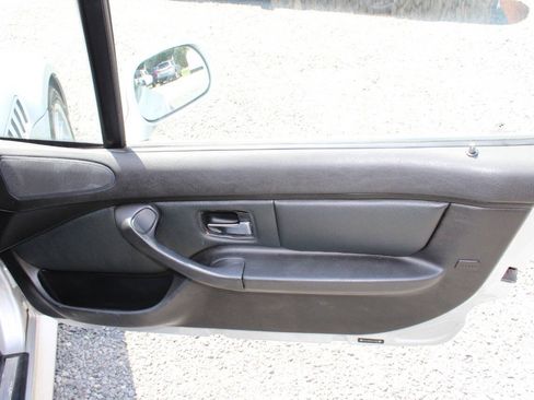 Used 2002 BMW Z3 3.0i RWD image 17