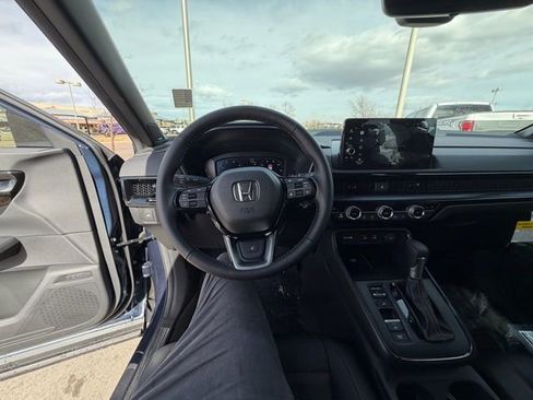 Used 2026 Honda CR-V Sport Touring image 12