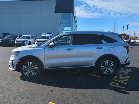 Used 2023 Kia Sorento SX Prestige w/ Panoramic Sunroof Package image 7