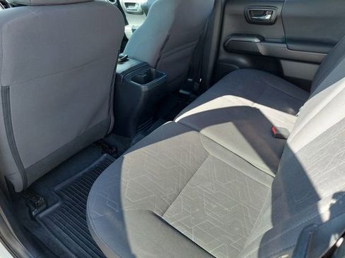 Used 2018 Toyota Tacoma TRD Off-Road image 27