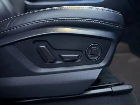 Used 2019 Audi Q8 Premium Plus w/ Premium Plus image 24