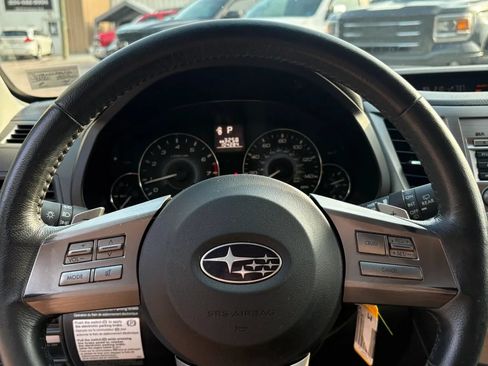 Used 2010 Subaru Outback 2.5i Premium AWD/4WD image 9