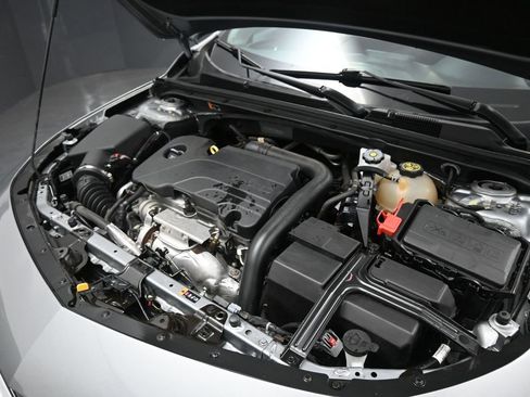 Used 2023 Chevrolet Malibu LT image 14