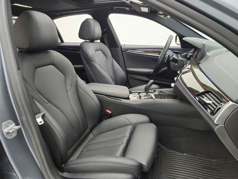 Used 2019 BMW 530e w/ Convenience Package RWD image 20