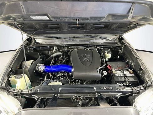 Used 2016 Toyota Tacoma TRD Sport w/ Towing Package RWD image 34