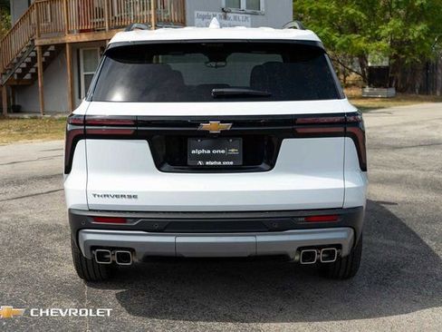 New 2026 Chevrolet Traverse LT w/ Enhanced Driving Package FWD image 6