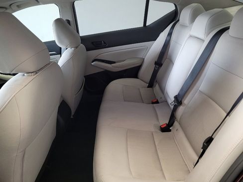 Used 2023 Nissan Altima 2.5 SV w/ SV Premium Package image 18