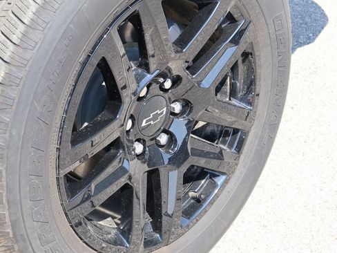 Used 2025 Chevrolet Silverado 1500 Custom w/ LPO, Dark Essentials Package AWD/4WD image 35