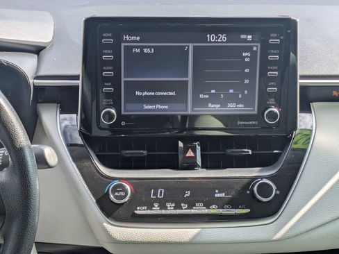 Used 2021 Toyota Corolla LE FWD image 16