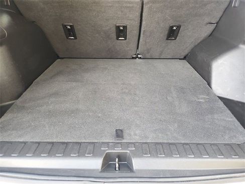 Used 2018 Chevrolet Equinox LT image 24