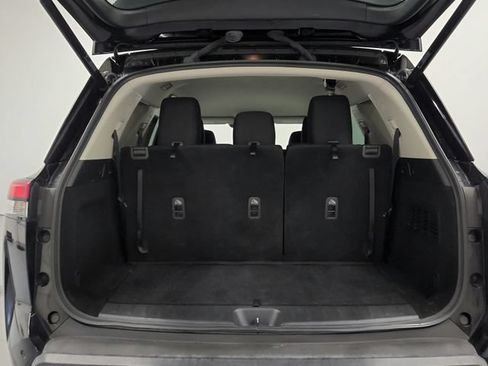 Used 2025 Nissan Pathfinder SV AWD/4WD image 31