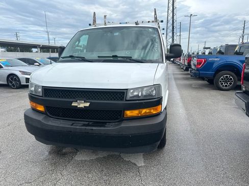 Used 2019 Chevrolet Express 2500 w/ Driver Convenience Package RWD image 3