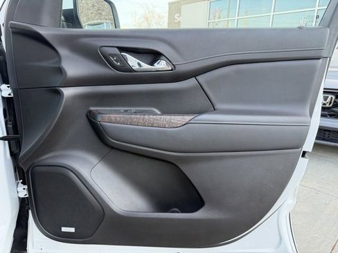 Used 2023 GMC Acadia Denali image 24