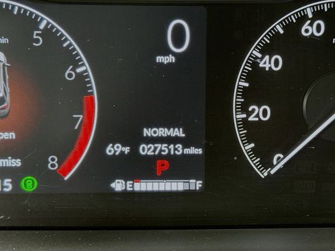 Used 2023 Honda Pilot TrailSport image 9