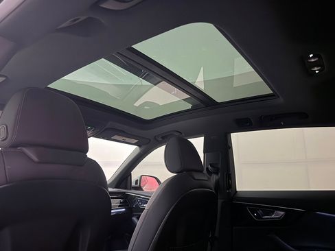 Used 2019 Audi Q8 Premium image 24