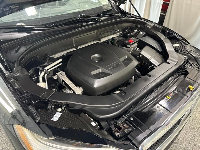 Used 2019 Volvo XC60 T5 Momentum w/ Multimedia Package AWD/4WD image 33