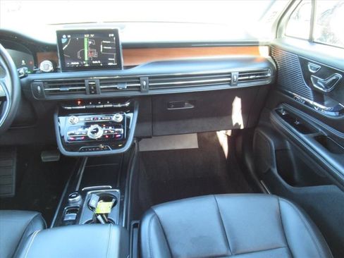 Used 2022 Lincoln Corsair Grand Touring w/ Towing Package AWD/4WD image 14